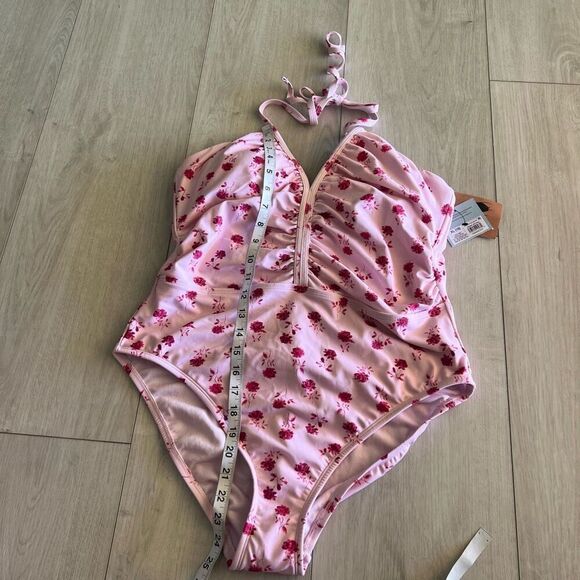 Shade & Shore Women's Halter Shirred Plunge Neck Medium Coverage One Piece Swims - Picture 2 of 11